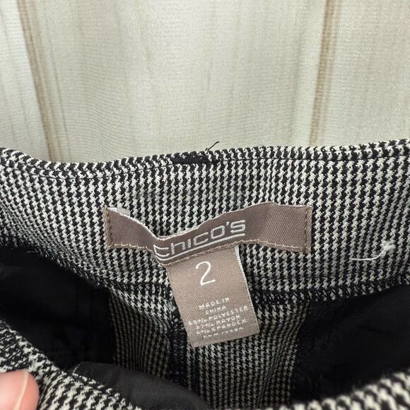 Chico’s Women’s 2 Houndstooth Patterned Pants - Picture 2 of 5
